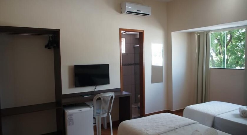 Imagen de la habitación del Hotel Pinheiros, Goiania. Foto 11