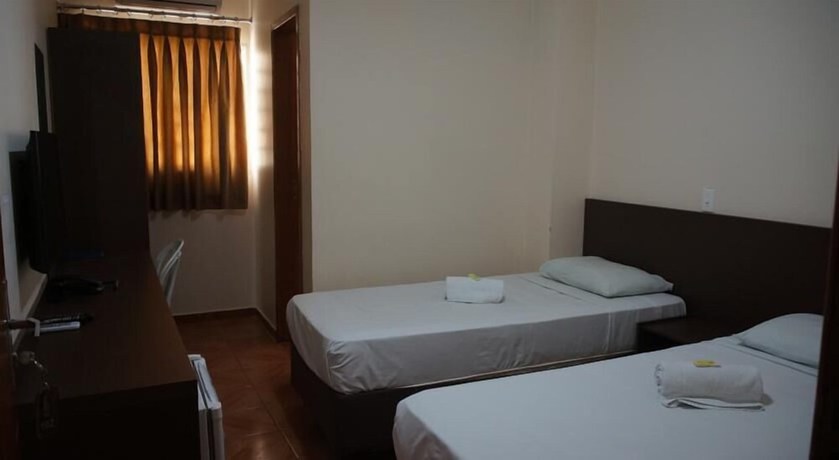 Imagen de la habitación del Hotel Pinheiros, Goiania. Foto 12