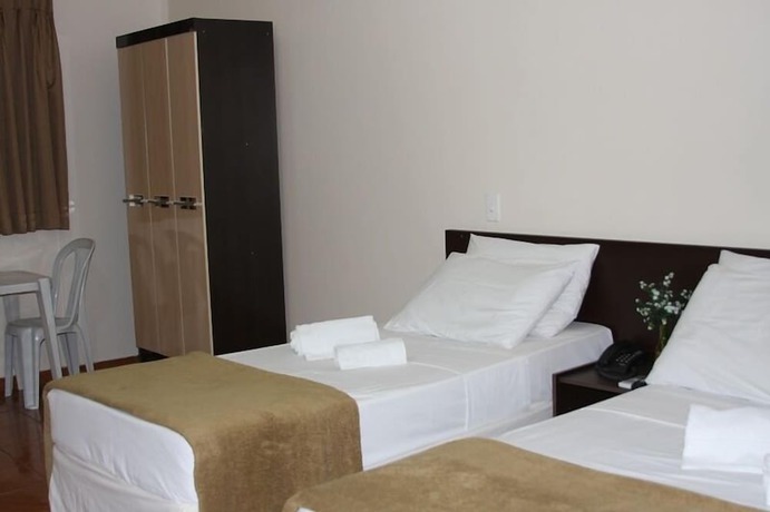 Imagen de la habitación del Hotel Pinheiros, Goiania. Foto 14
