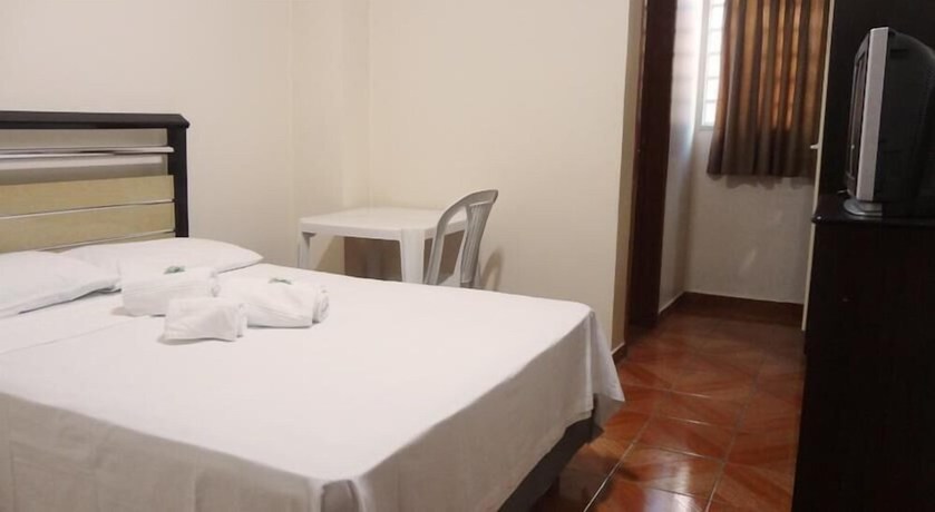 Imagen de la habitación del Hotel Pinheiros, Goiania. Foto 15