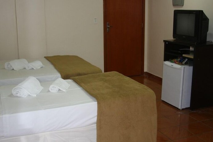 Imagen de la habitación del Hotel Pinheiros, Goiania. Foto 16