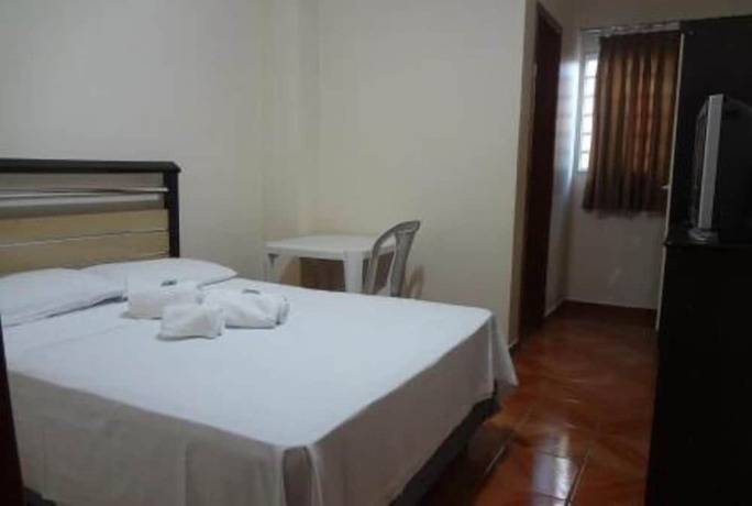 Imagen de la habitación del Hotel Pinheiros, Goiania. Foto 18