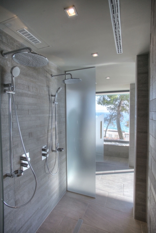 Imagen de la piscina del Hotel Pinija. Foto 12