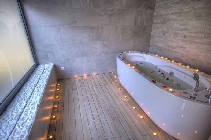 Imagen de los interiores del Hotel Pinija. Foto 5