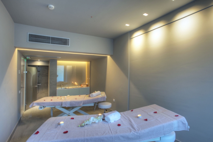 Imagen de los interiores del Hotel Pinija. Foto 8