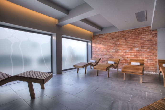 Imagen de la piscina del Hotel Pinija. Foto 16