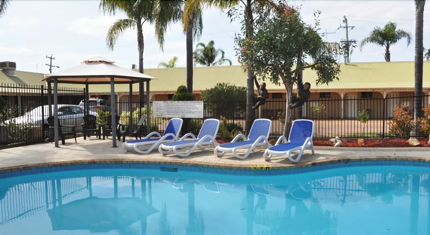 Imagen de la piscina del Hotel Pinjarra Resort. Foto 13