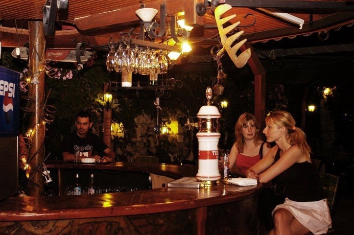 Imagen del bar/restaurante del Hotel Pink Palace. Foto 7