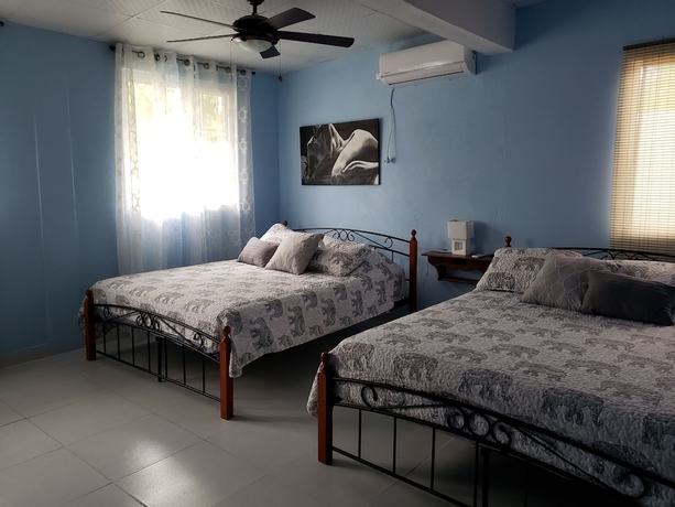 Imagen de la habitación del Hotel Pink Palace Panama. Foto 5