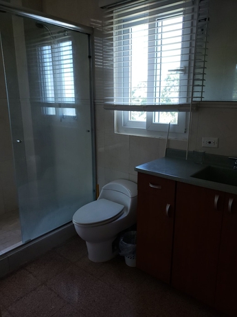 Imagen de la habitación del Hotel Pink Palace Panama. Foto 18