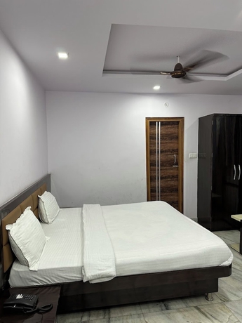 Imagen de la habitación del Hotel Pink Paradise Gorakhpur. Foto 6