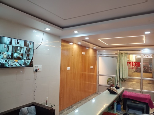 Imagen de los interiores del Hotel Pink Paradise Gorakhpur. Foto 16