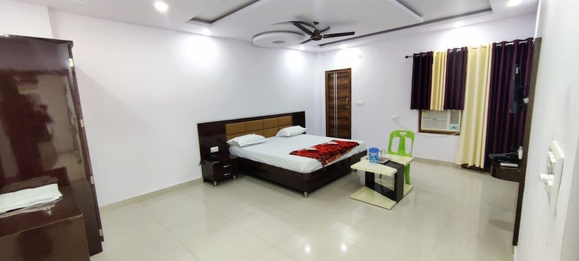 Imagen de la habitación del Hotel Pink Paradise Gorakhpur. Foto 13