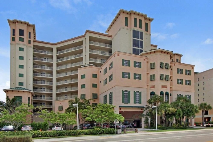 Imagen de los exteriores del Hotel Pink Shell Beach Resort and Marina. Foto 5