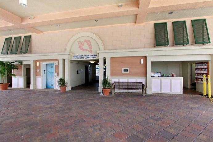 Imagen de los exteriores del Hotel Pink Shell Beach Resort and Marina. Foto 6