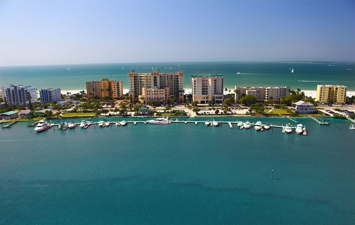 Imagen de los exteriores del Hotel Pink Shell Beach Resort and Marina. Foto 8