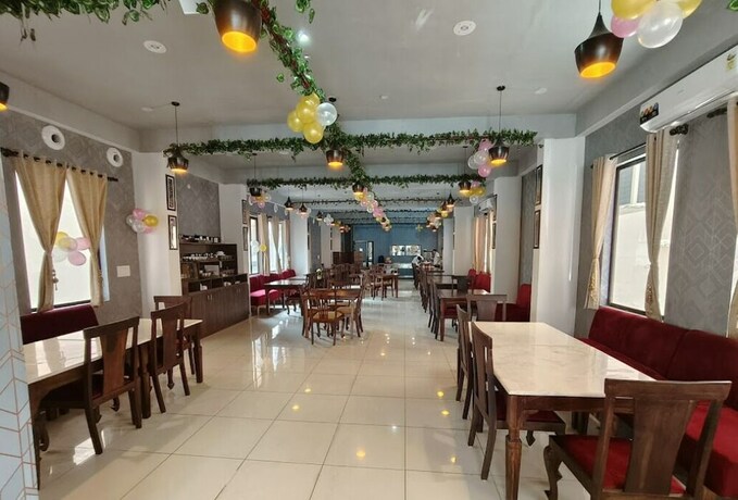 Imagen del bar/restaurante del Hotel Pink Vista. Foto 4