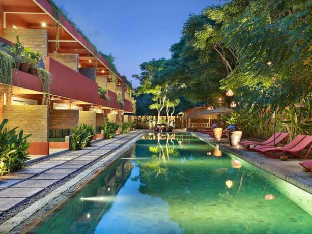 Imagen de la piscina del Hotel Pinkcoco Gili Trawangan. Foto 13