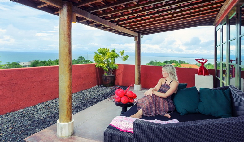 Imagen de los exteriores del Hotel Pinkcoco Uluwatu - Constant Surprises - For Cool Adults Only. Foto 8