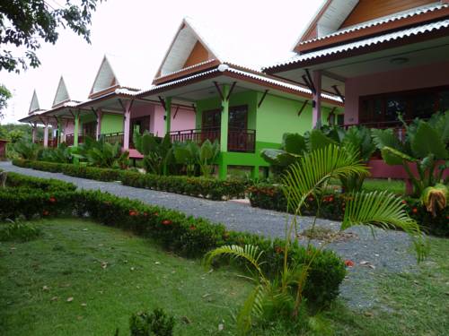 Imagen de la habitación del Hotel Pinky Bungalow Resort. Foto 11