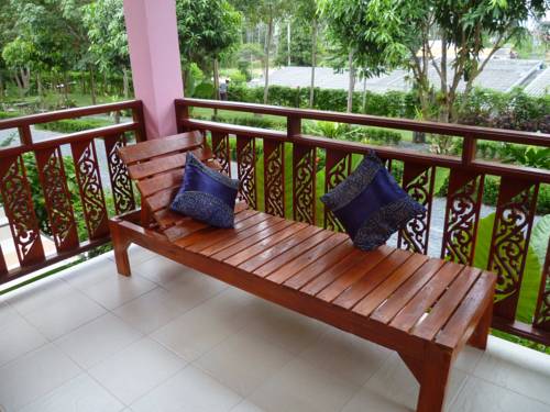 Imagen de la habitación del Hotel Pinky Bungalow Resort. Foto 14