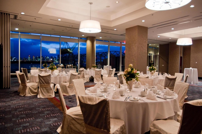 Imagen de los interiores del Hotel Pinnacle At The Pier. Foto 9