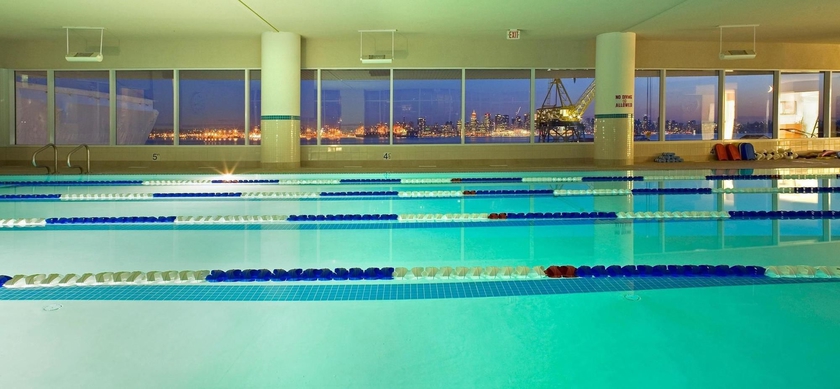 Imagen de la piscina del Hotel Pinnacle At The Pier. Foto 16