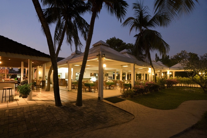 Imagen de los exteriores del Hotel Pinnacle Grand Jomtien Resort. Foto 15