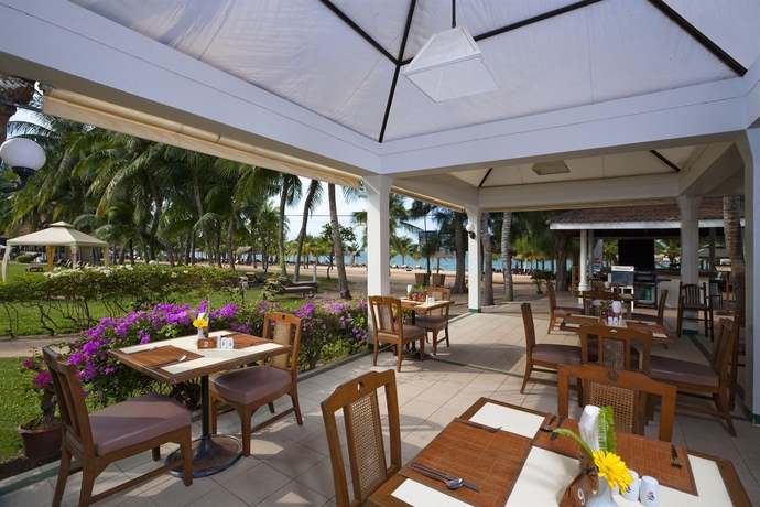 Imagen del bar/restaurante del Hotel Pinnacle Grand Jomtien Resort. Foto 3