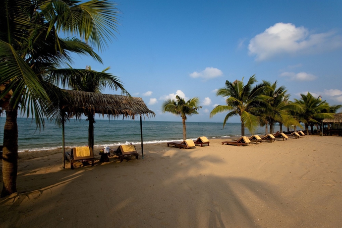 Imagen de los exteriores del Hotel Pinnacle Grand Jomtien Resort. Foto 17