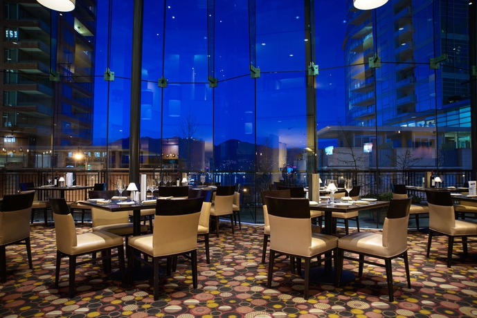 Imagen del bar/restaurante del Hotel Pinnacle Harbourfront. Foto 7