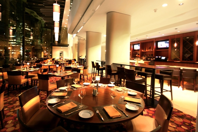 Imagen del bar/restaurante del Hotel Pinnacle Harbourfront. Foto 8