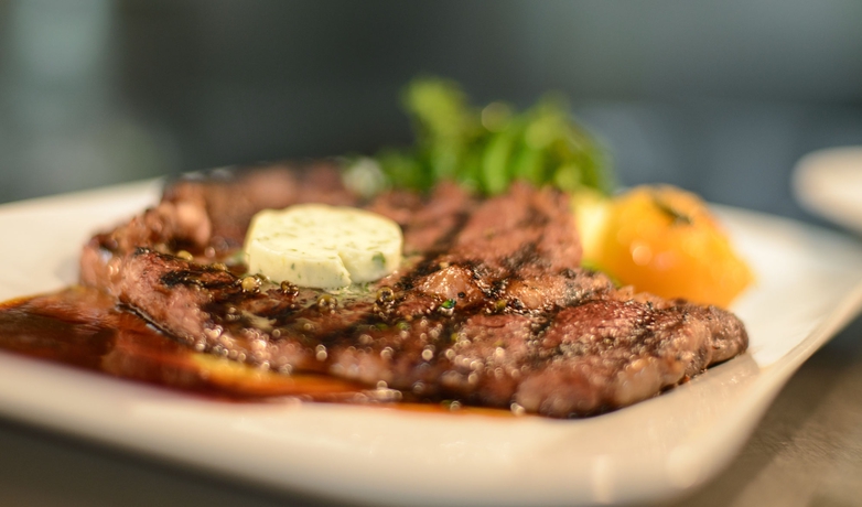 Imagen del bar/restaurante del Hotel Pinnacle Harbourfront. Foto 11