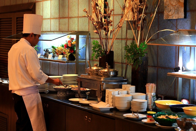 Imagen del bar/restaurante del Hotel Pinnacle Lumpinee Park. Foto 3