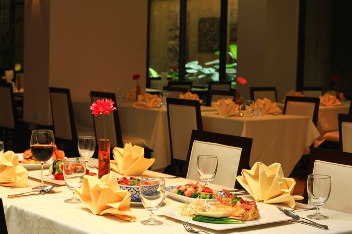 Imagen del bar/restaurante del Hotel Pinnacle Lumpinee Park. Foto 4