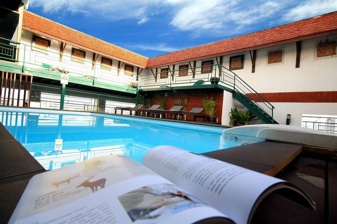 Imagen de los exteriores del Hotel Pinnacle Lumpinee Park. Foto 15