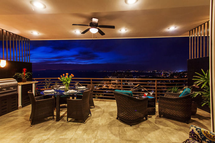 Imagen de los interiores del Hotel Pinnacle Resorts 180. Foto 11