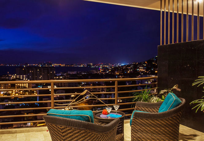 Imagen de los interiores del Hotel Pinnacle Resorts 180. Foto 12