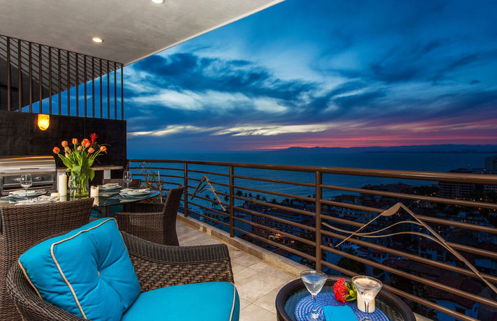 Imagen de la piscina del Hotel Pinnacle Resorts 180. Foto 14
