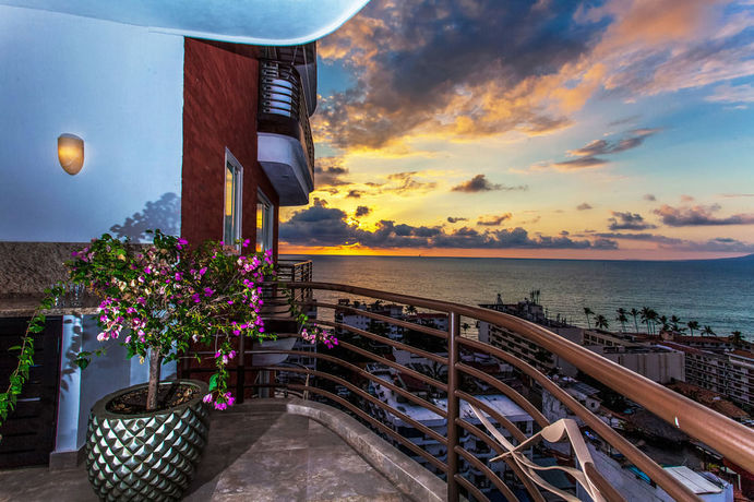 Imagen de los interiores del Hotel Pinnacle Resorts 220. Foto 7