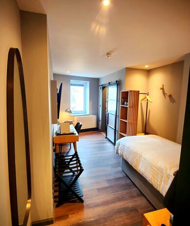 Imagen general del Hotel Pinnacle Suites, Cowes. Foto 5