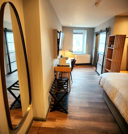 Imagen general del Hotel Pinnacle Suites, Cowes. Foto 8