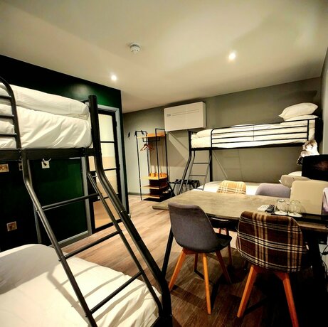 Imagen de la habitación del Hotel Pinnacle Suites, Cowes. Foto 18