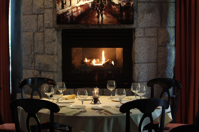 Imagen del bar/restaurante del Hotel Pinnacle Whistler Village. Foto 4