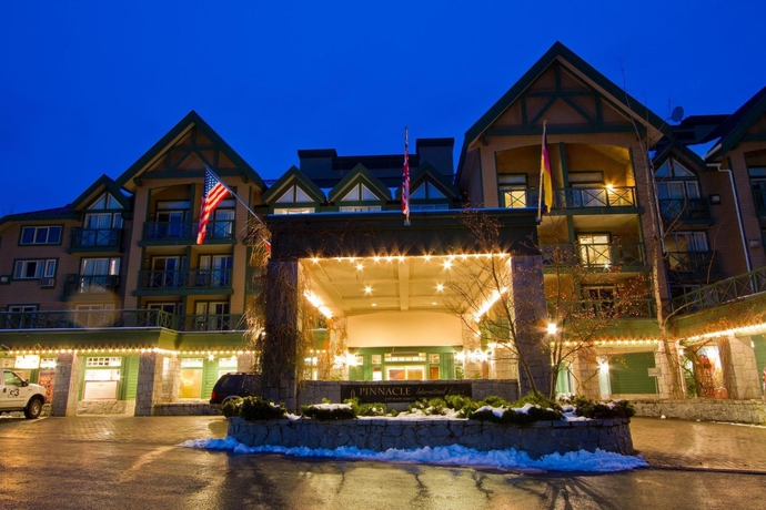 Imagen de los exteriores del Hotel Pinnacle Whistler Village. Foto 15