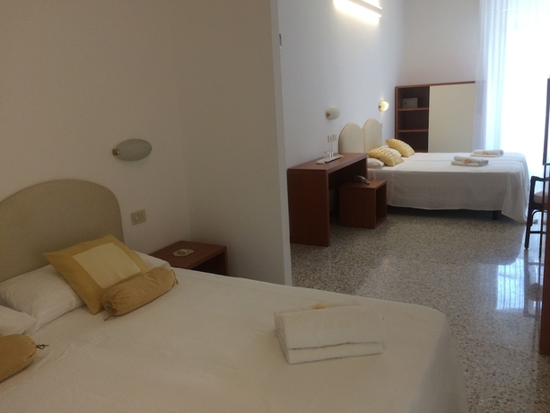 Imagen de la habitación del Hotel Pinocchio. Foto 6