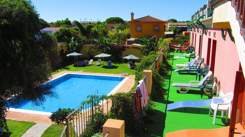 Imagen de la piscina del Hotel Pinomar, Puerto de Santa María. Foto 10