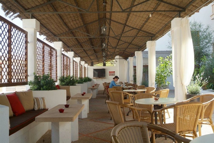 Imagen del bar/restaurante del Hotel Pinos Playa, Cala Santanyi. Foto 3