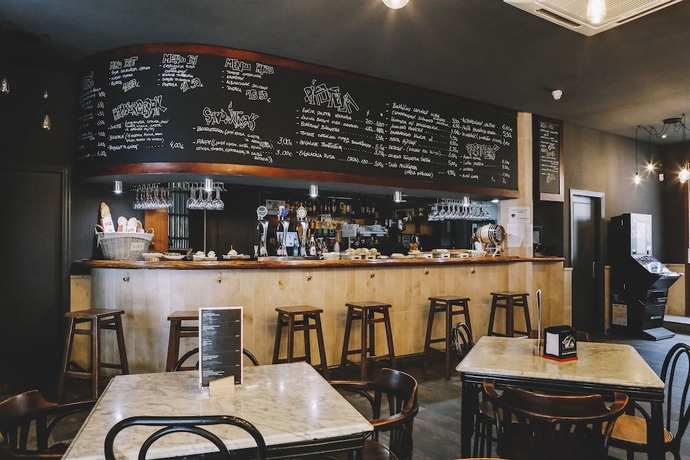 Imagen del bar/restaurante del Hotel Piñupe. Foto 11