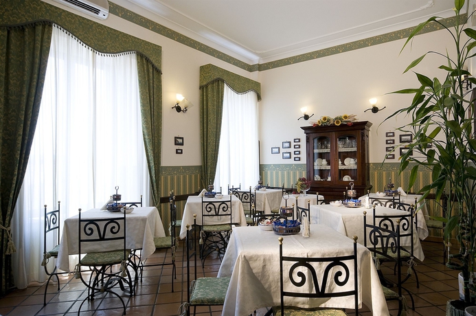 Imagen del bar/restaurante del Hotel Pinto Storey. Foto 5